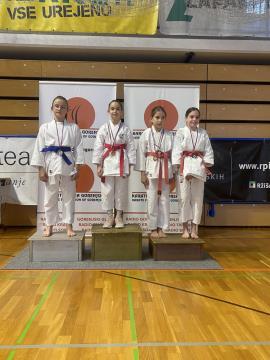 Živa Kristan 2.mesto in Polona Bajc 3. mesto v katah